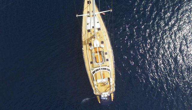 WIND OF CHANGE yacht charter 4