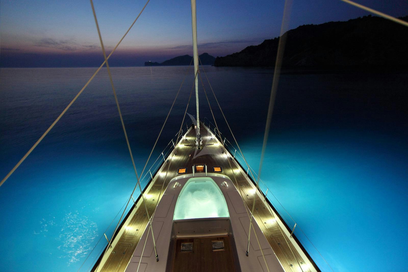 FAVOURITE CHILD yacht charter 3