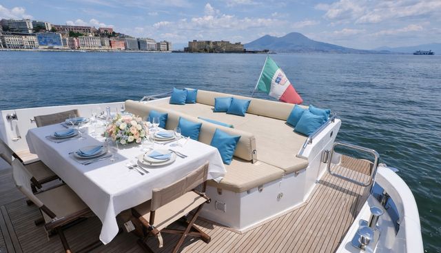 LUCE yacht charter 5