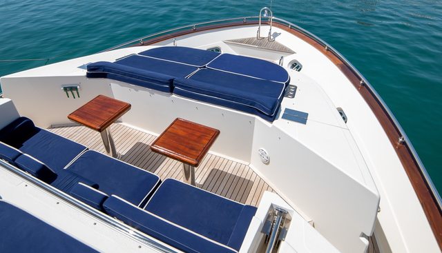 B TWO yacht charter 2