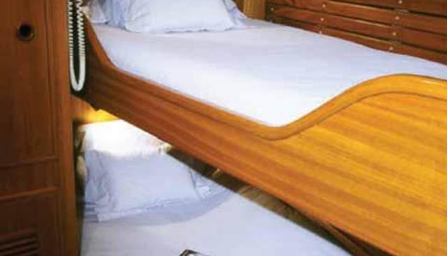 MELINKA yacht charter 5