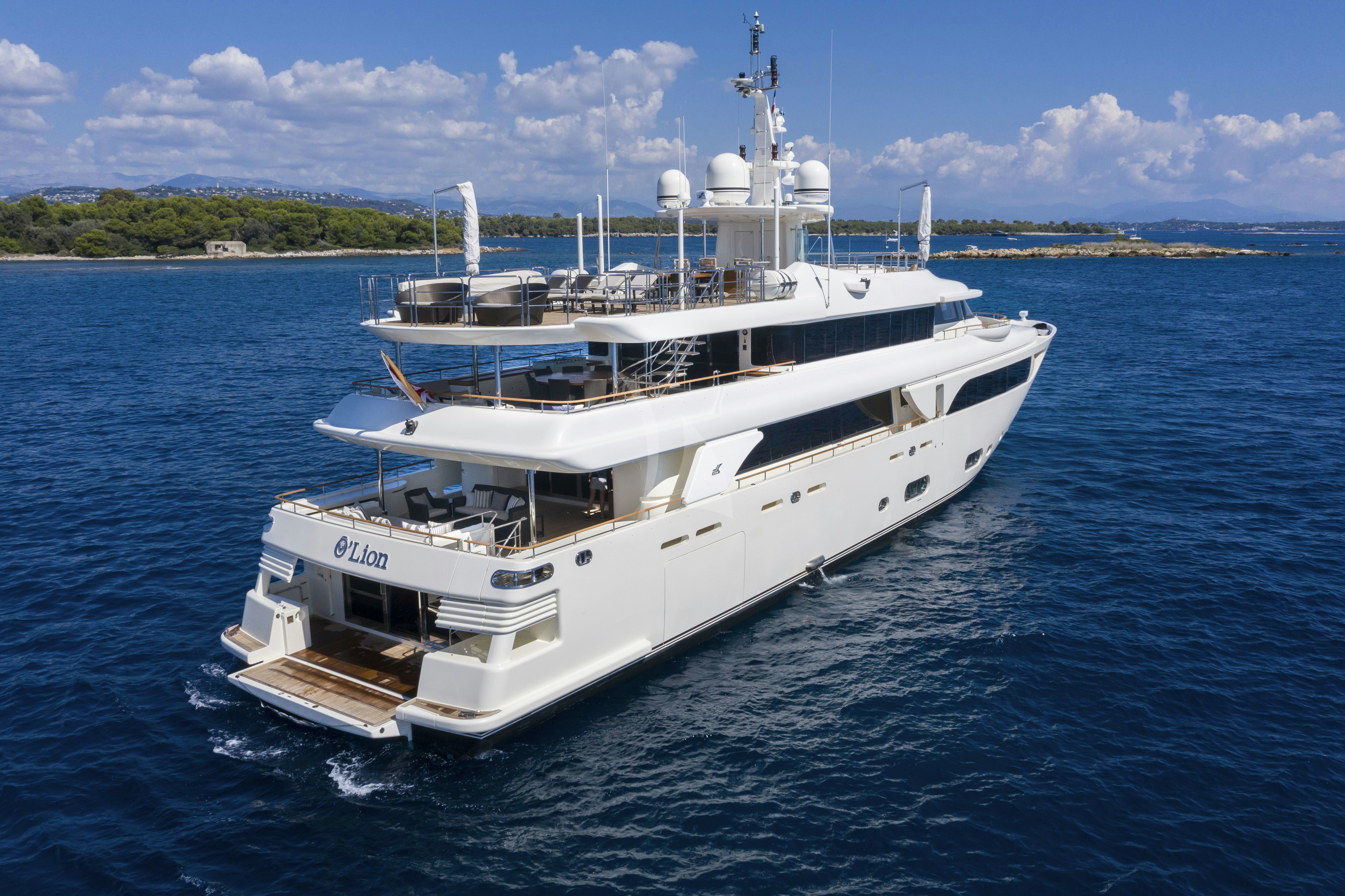 O'LION yacht charter 3