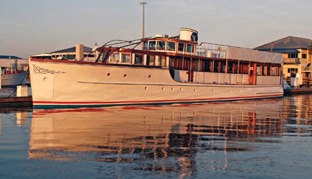 HONEY FITZ yacht charter 4