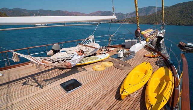 WHITE SWAN yacht charter 3