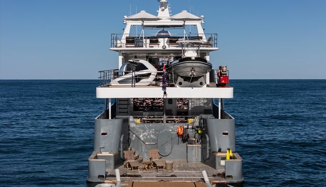 B89 yacht charter 5