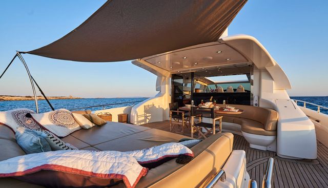 OCEANS 5 yacht charter 4