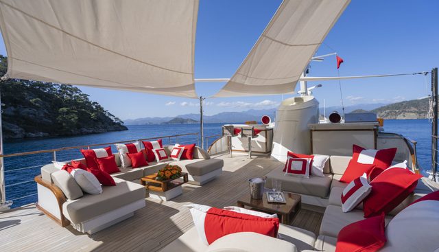 ALHAMBRA yacht charter 4