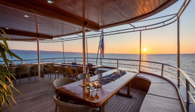 AMALIA yacht charter 5