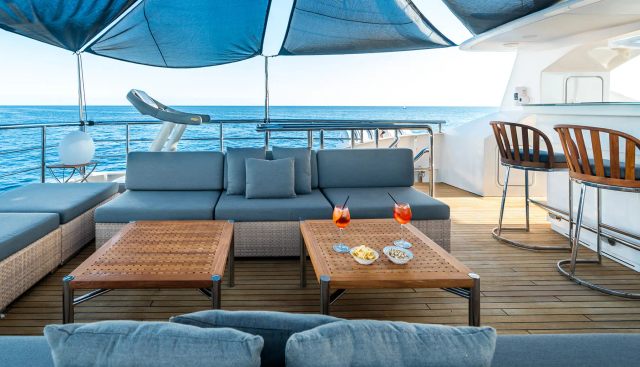 R23 yacht charter 3