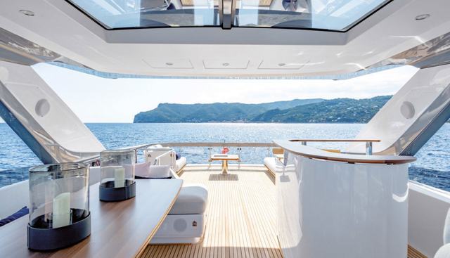 VIVA yacht charter 3