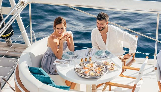 MANANA yacht charter 3