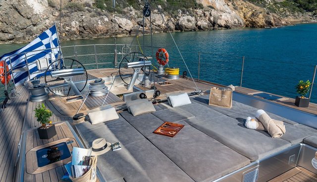 BLACK LION yacht charter 4