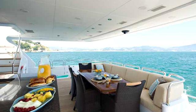 VIVA MAS! yacht charter 5