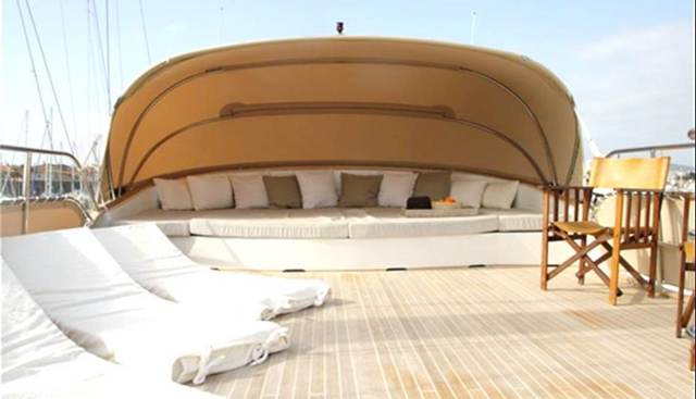 CONQUEST OF 1966 yacht charter 3
