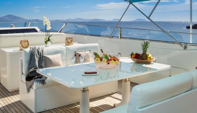 MARVI DE yacht charter 4