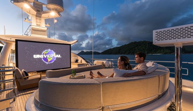 AMIGOS yacht charter 5