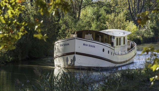 ROI SOLEIL yacht charter 2