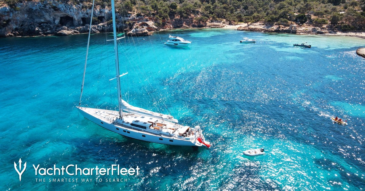 YQUEM yacht charter 2