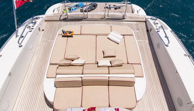 LITTLE ZOE yacht charter 4