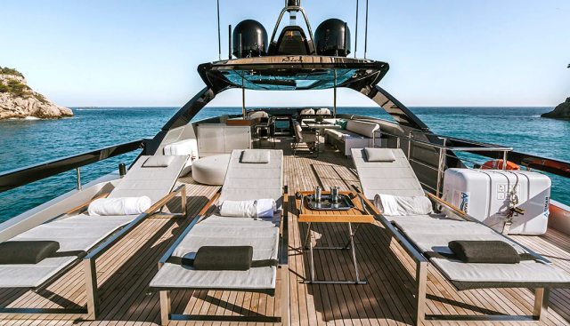BARRACUDA III yacht charter 4
