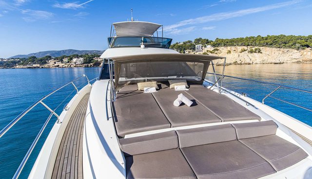 BLUE M yacht charter 4