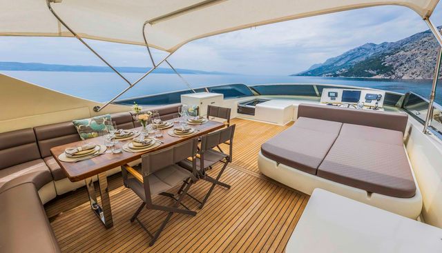 KARISMA yacht charter 3