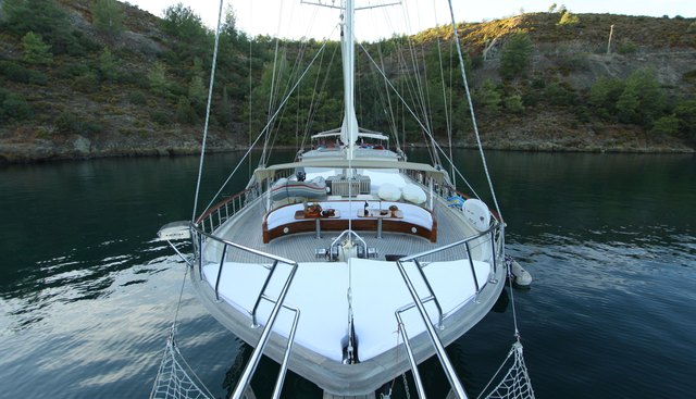 DEAR LILA yacht charter 3