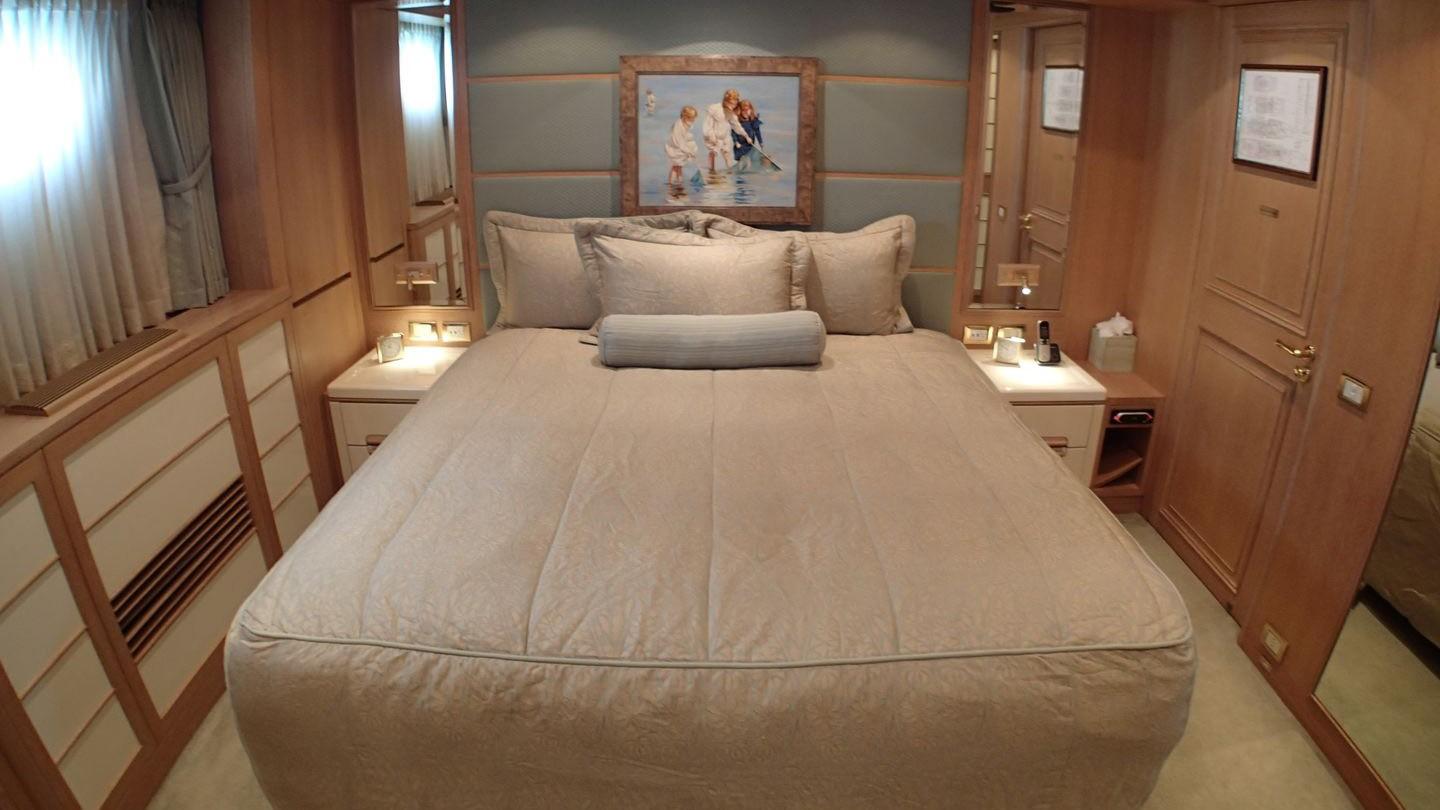 TE MANU yacht charter 5