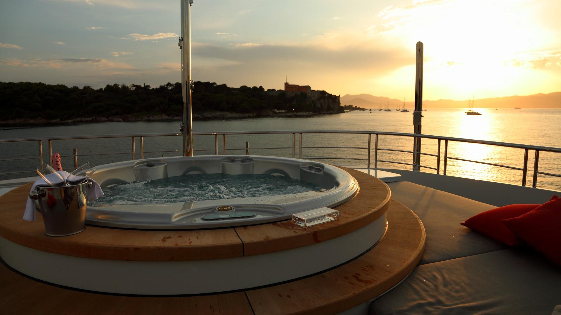 2 LADIES yacht charter 5
