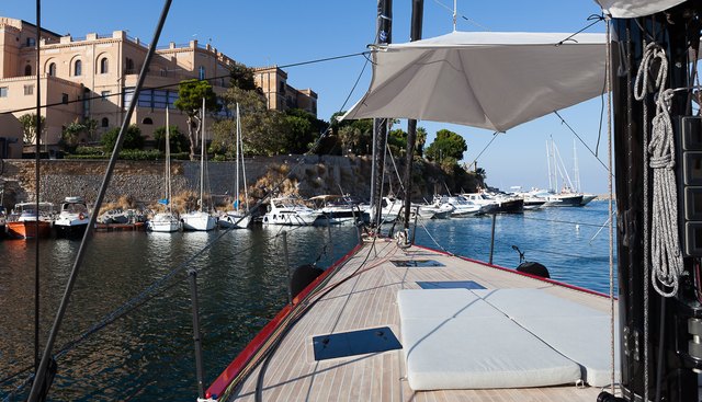 RED CARPET yacht charter 3