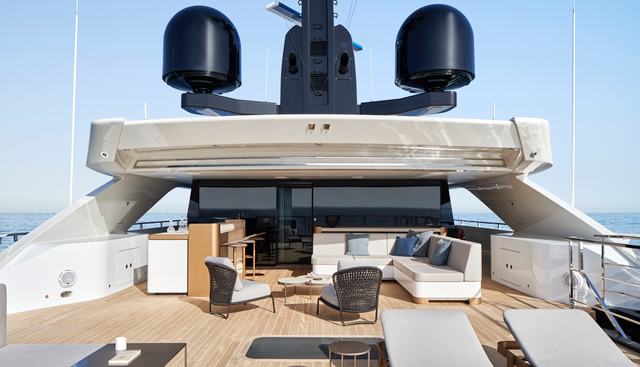 LEMON TREE yacht charter 5
