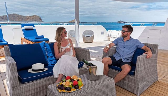 GALAPAGOS HORIZON yacht charter 4