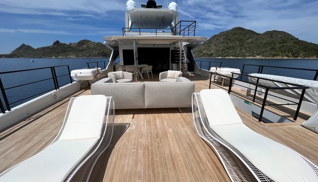 DULCE DE LECHE yacht charter 3