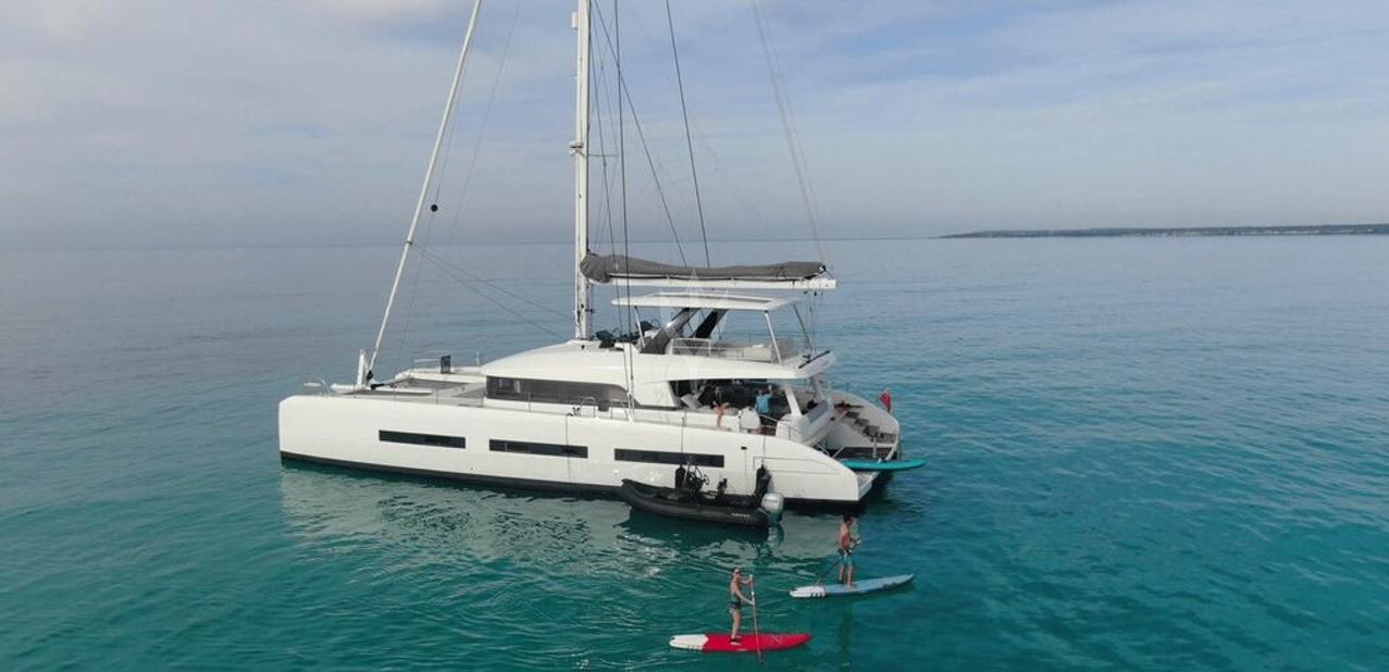 CAT TUA YACHT CHARTER yacht charter