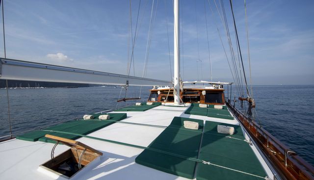 DERIYA DENIZ yacht charter 3