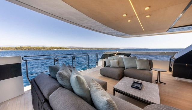 UILIA yacht charter 5