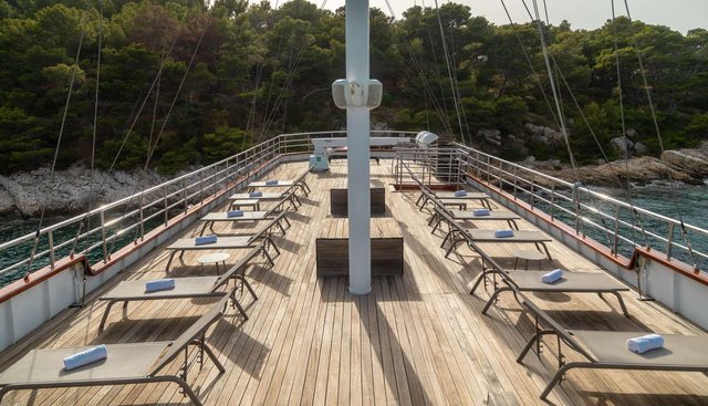 ALMISSA yacht charter 3