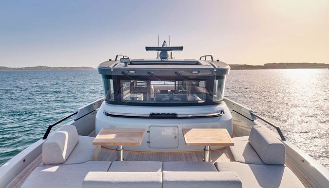 DUCHESS yacht charter 3