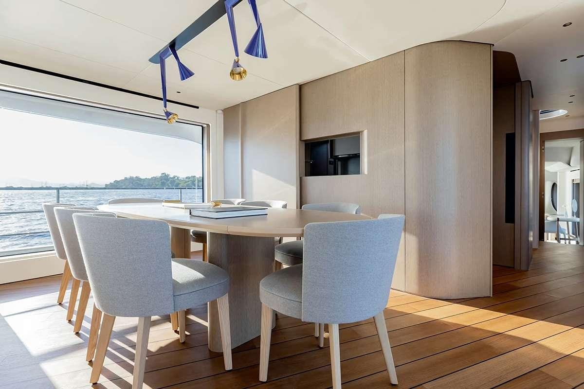 ALADDIN SANE yacht charter 2