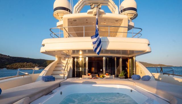 LIBERDADE yacht charter 5