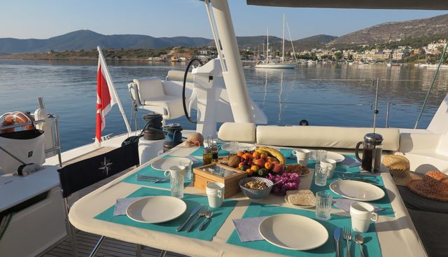STADIUM yacht charter 4