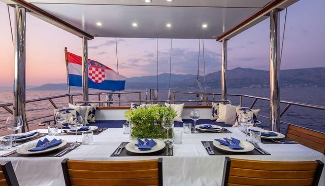 SAINT LUCA yacht charter 5
