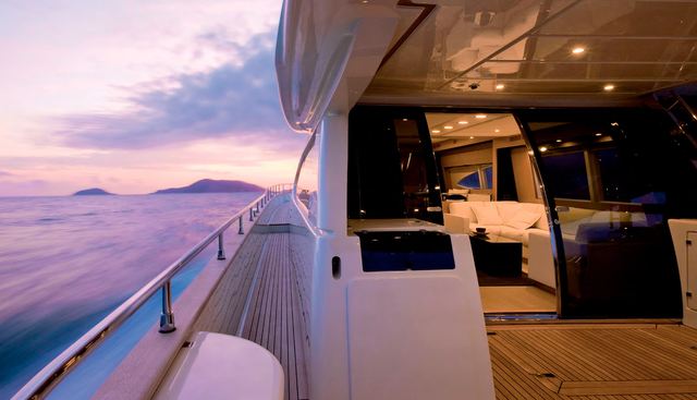 SELFIE yacht charter 3