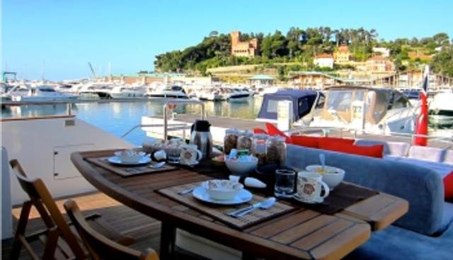 JR yacht charter 4
