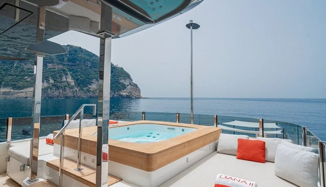DIANA II yacht charter 4