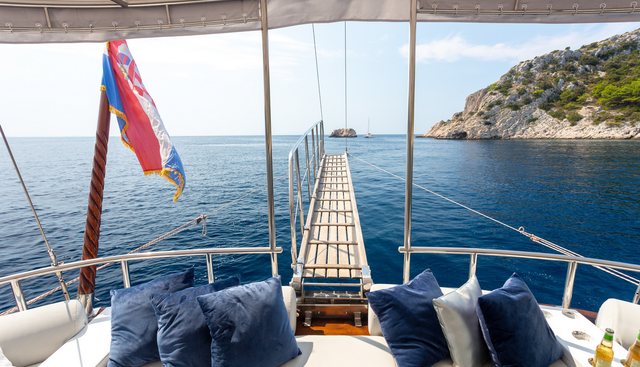 BONAVENTURA yacht charter 5