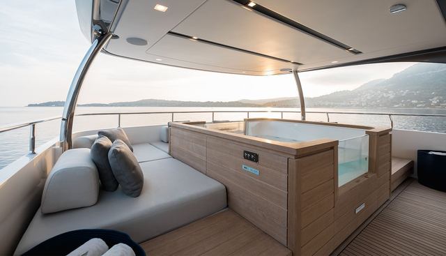 LES BRUXELLOIS yacht charter 3