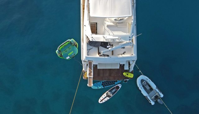 FLOW yacht charter 5