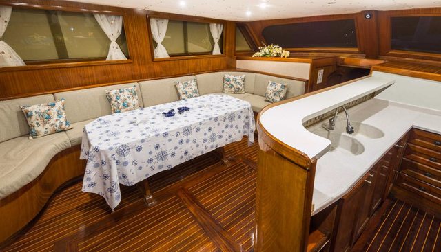 AZRA DENIZ yacht charter 5