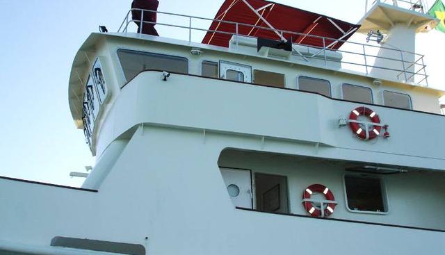 DESLIZE yacht charter 2